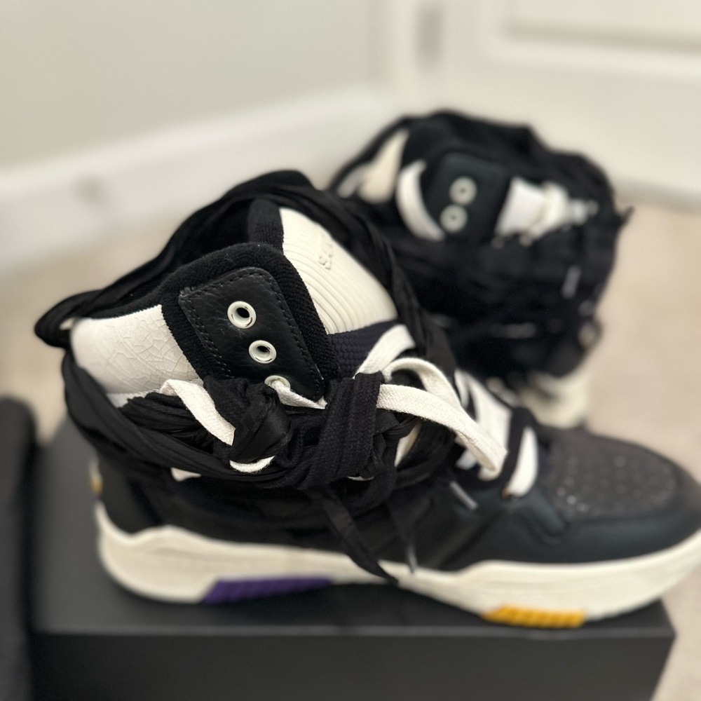 Saint Laurent, size 10